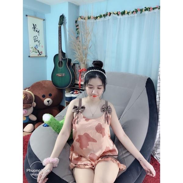 Set Đồ Ngủ Áo Hai Dây Bò Sữa + Quần Ngắn Vải Lụa Satin Gợi Cảm Cho Nữ
