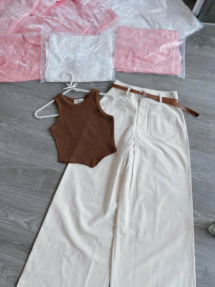 SET ÁO TĂM LẠNH KÈM QUẦN KAKI  CÓ DÂY NỊT MÀU Y HÌNH