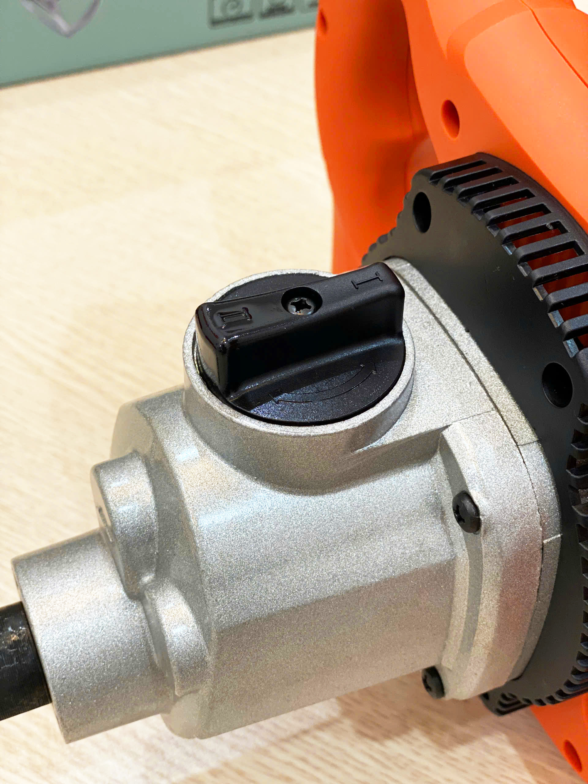 Máy khuấy sơn chuyên dụng cầm tay chính hãng Kynko KD61 - 140