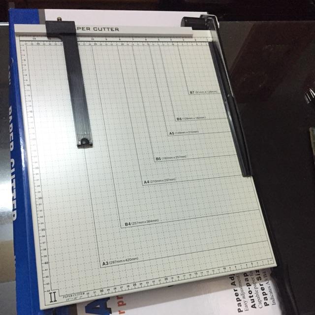 Bàn cắt giấy A3