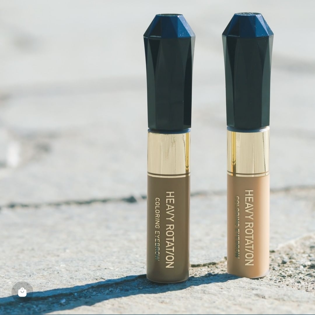Mascara Chải Đổi Màu Lông Mày Chống Trôi Siêu Bền Heavy Rotation Coloring Eyebrow (Nâu Tự Nhiên)