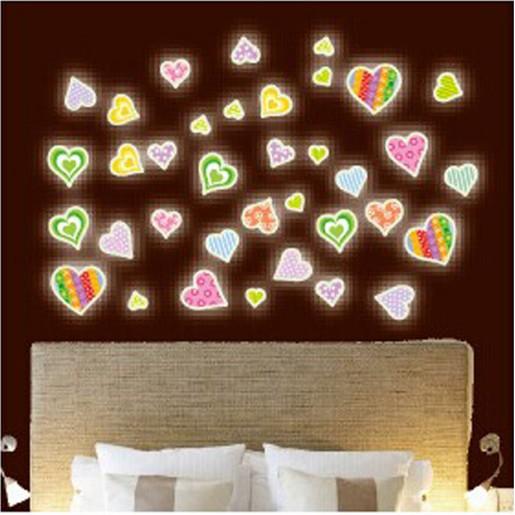 Decal trang trí tường Trái Tim dạ quang