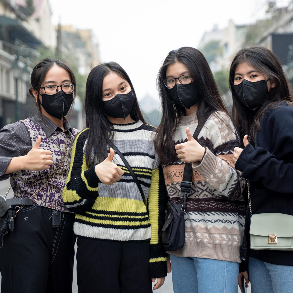 Hộp 30 chiếc khẩu trang N99 6 lớp ngăn 99% bụi siêu mịn có kích thước từ 0,3 Mircromet MONA MASK