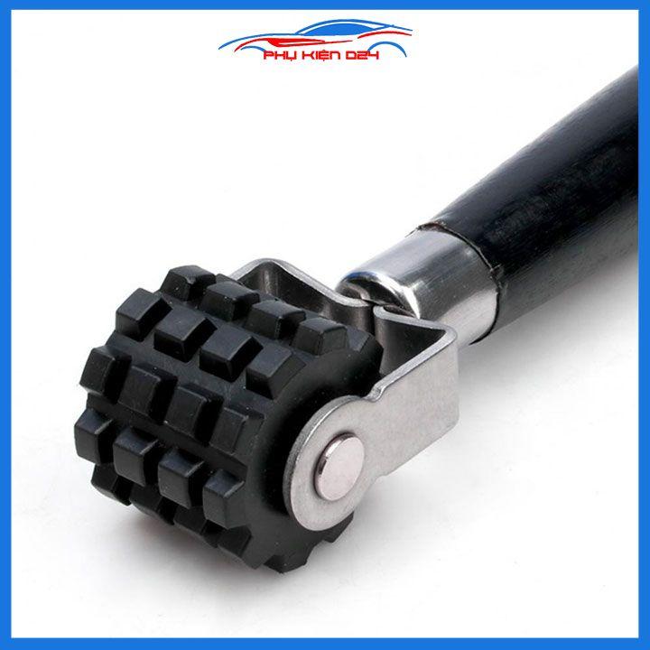 Con lăn gồ bánh xe chuyên dụng dán cách âm cho ô tô loại bánh có gai