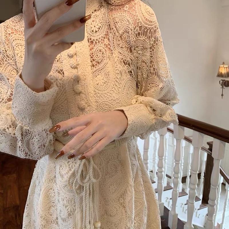 ĐẦM REN CỔ TRỤ TIỂU THƯ XINH