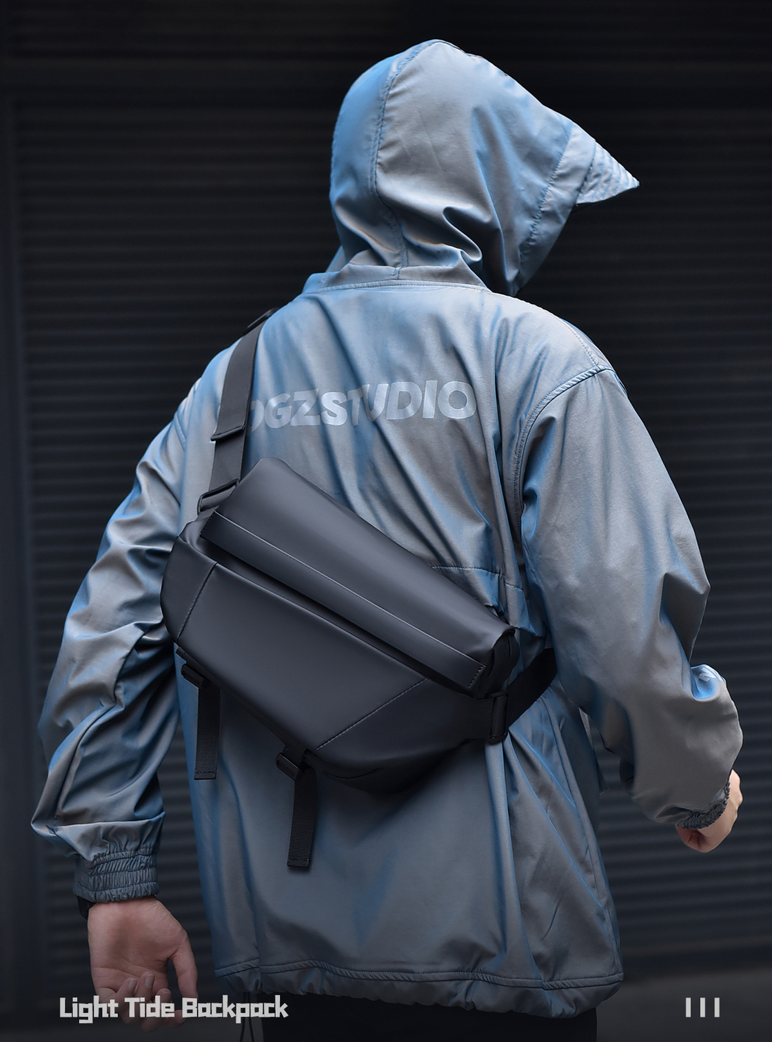 Túi đeo chéo nam phong cách mới  - BEE GEE DCN9372