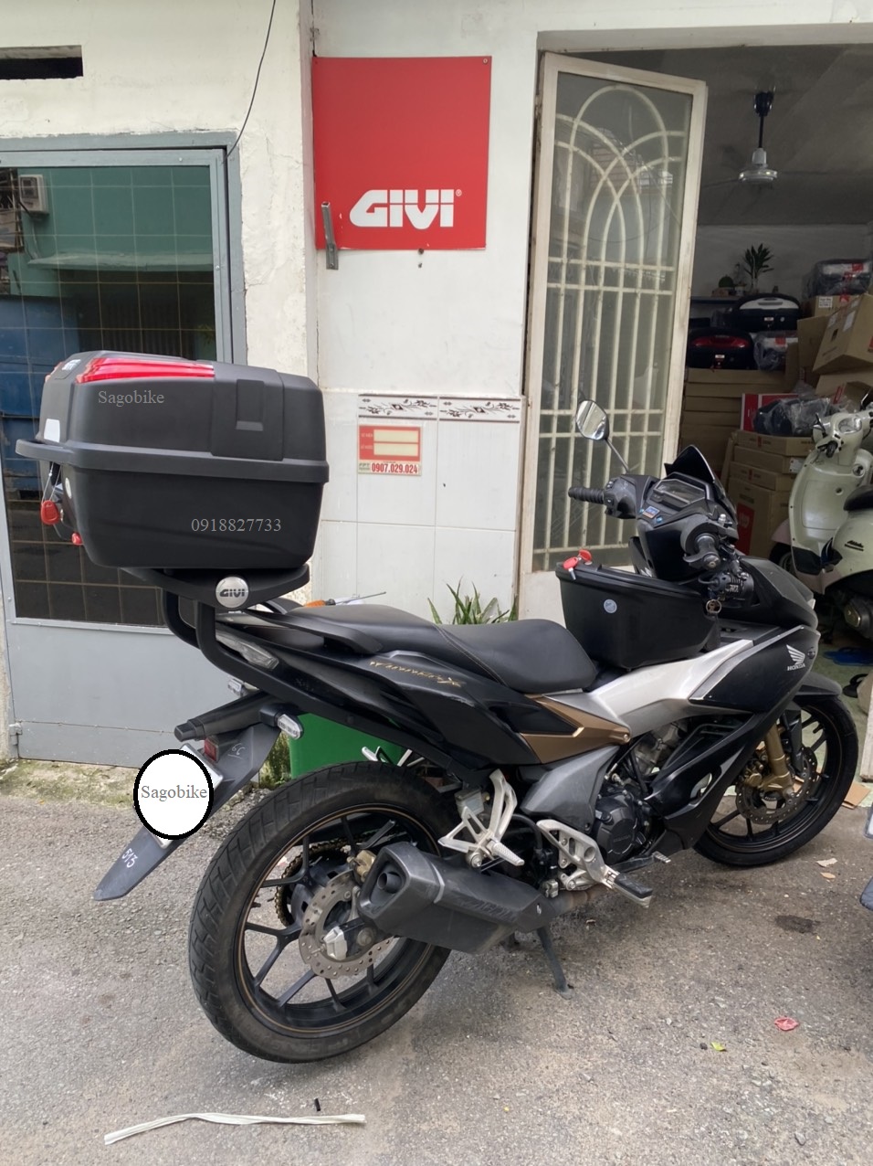 Thùng xe Winner X 2022, thùng Givi B33NM, baga HRV WinnerX V3