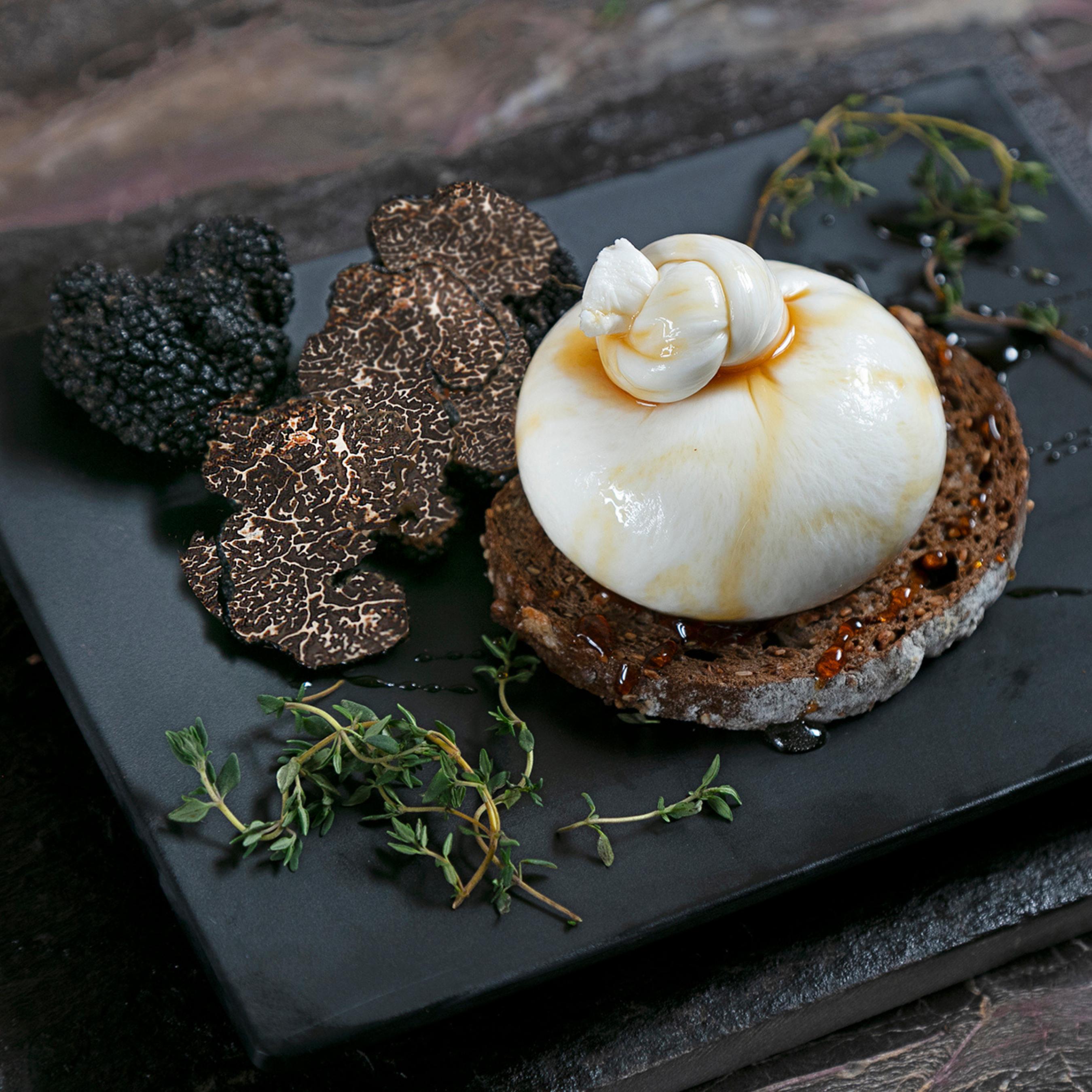 Phô mai Burrata nấm Truffle Tapenade Tươi 65g