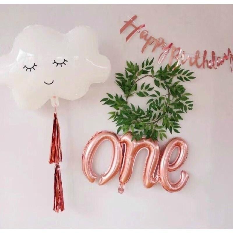 Bóng chữ ONE , bóng mây trắng, dây HBPD ánh kim , trang trí thôi nôi /sinh nhật cho bé.