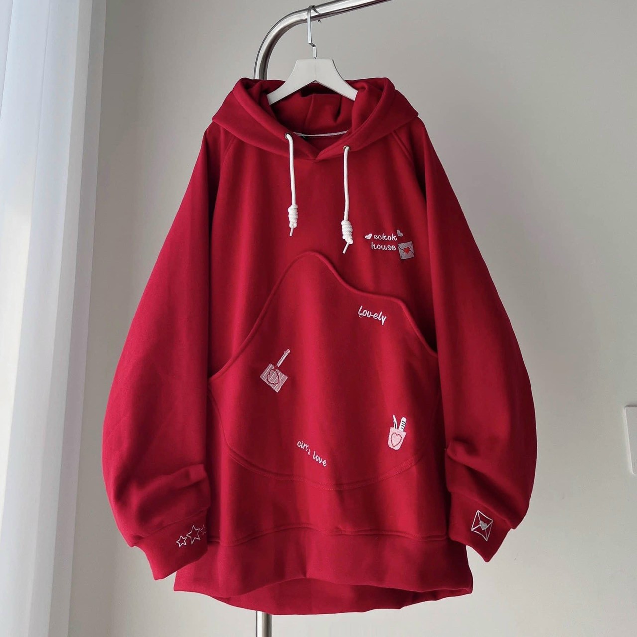 Áo khoác HOODIE MÀU ĐỎ thêu chữ vải nỉ lót bông form rộng khoác ngoài unisex nam nữ