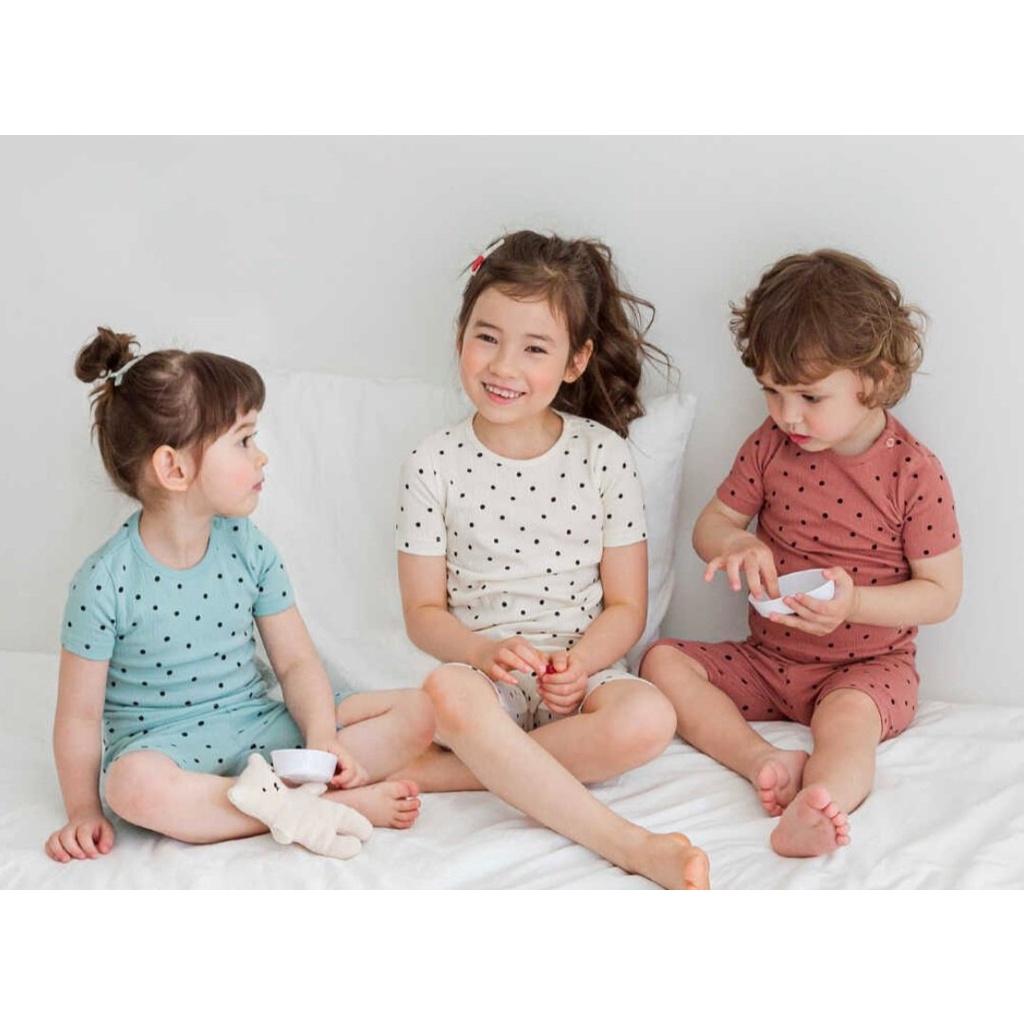 BỘ NGẮN CAO CẤP BÉ GÁI NỘI ĐỊA HÀN, CHẤT THUN TĂM ORGANIC, MẪU CHẤM BI MÀU NÂU