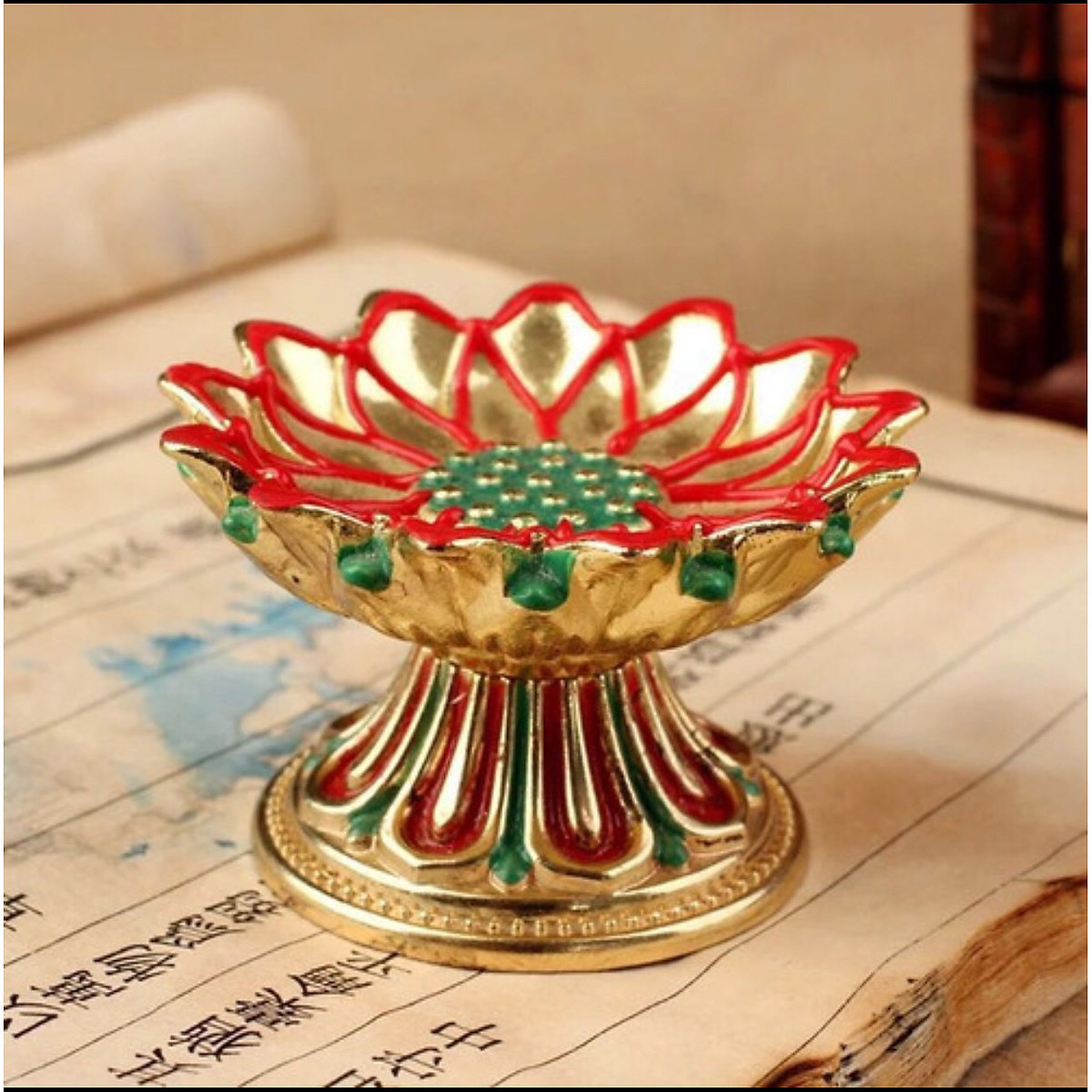 Đế nến hoa sen hợp kim, sơn vàng KH6544