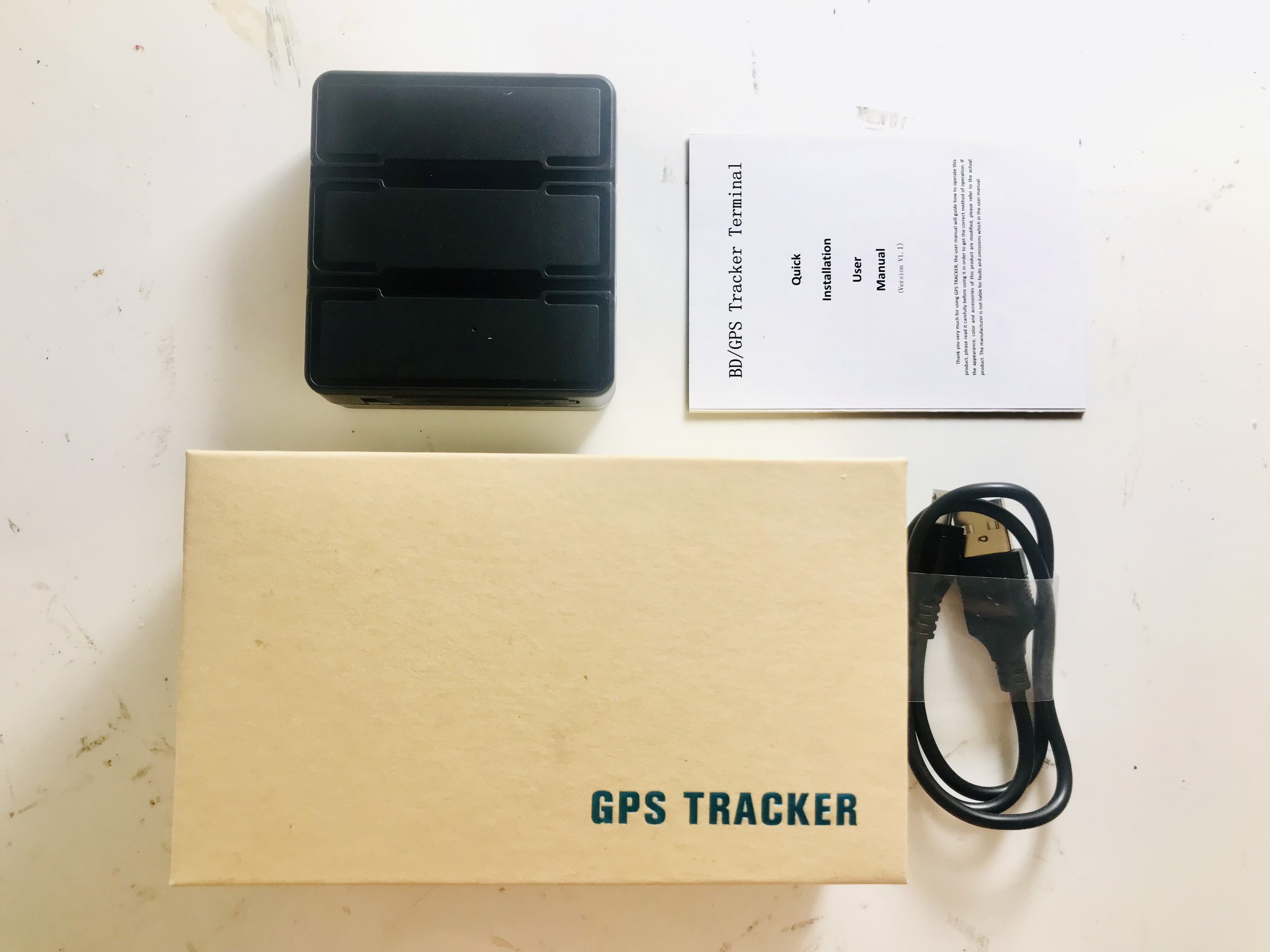 Định vị GPS cầm tay không dây dùng Pin 35 ngày