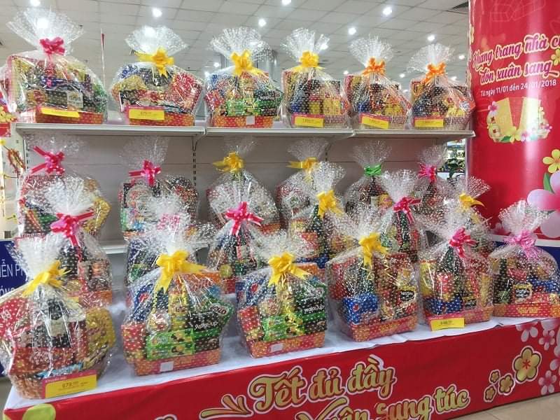Túi kiếng gói quà TẾT Túi bọc quà MẪU MỚI 2023 trong suốt , hoa văn , chấm bi Size 40x6cm 50x70cm 60x80cm 70x100cm
