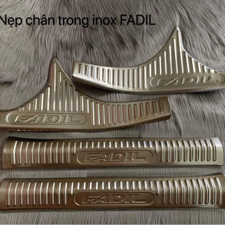 Trọn bộ nẹp bước chân, bệ bước chân, ốp tay, chén hõm cửa, nắp xăng Vinfast fadil