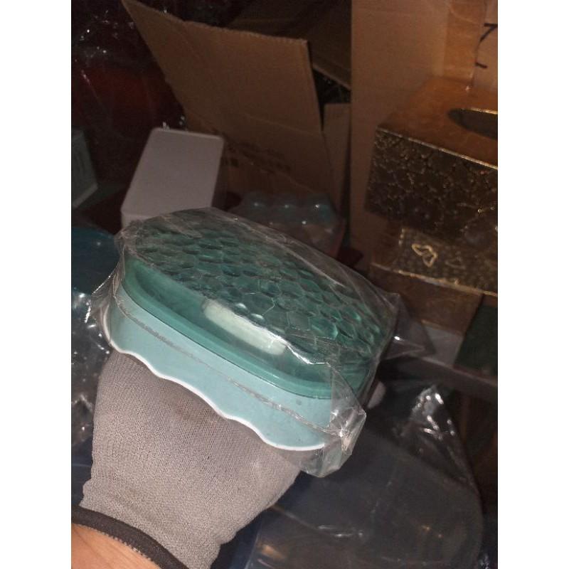 Khay - kệ đựng xà phòng có miếng dán