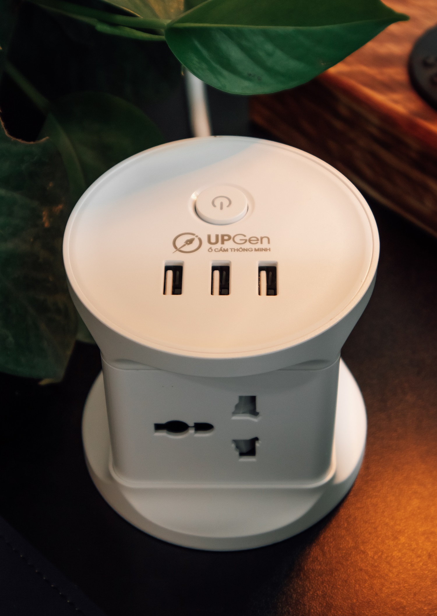 Ô cắm điện đa năng UPGEN T1 ERGOHOME có 3 cổng sạc USB cho điện thoại, 4 ổ cắm chịu tải 2500W, dây điện dài 2.5m, An Toàn, Chống Cháy, Chống Giật, BH 12 tháng
