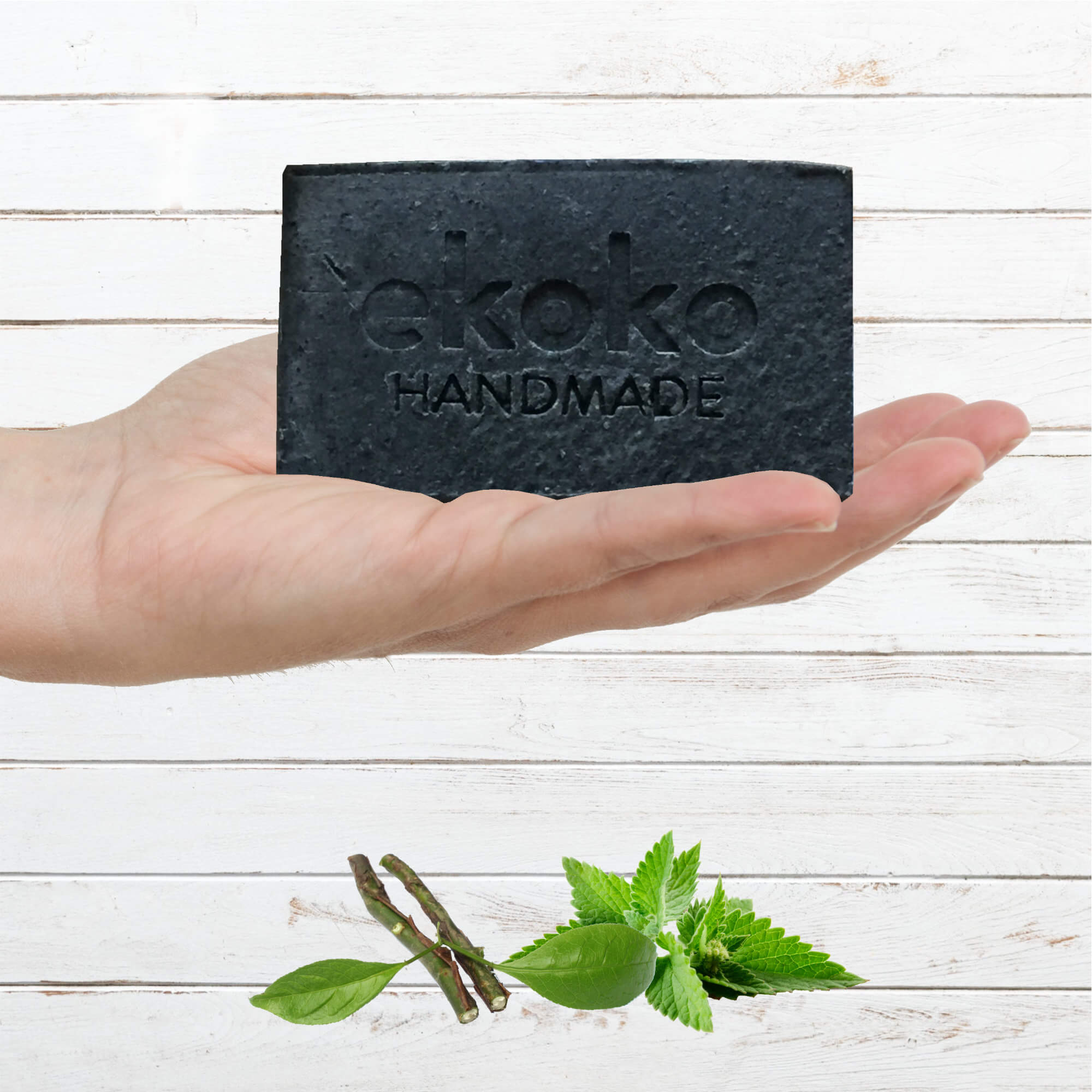 Xà phòng handmade cao cấp than hoạt tính làm sạch nhanh, lâu hao cho da dầu, da mụn - Charcoal handmade Soap Grease Monkey 100g