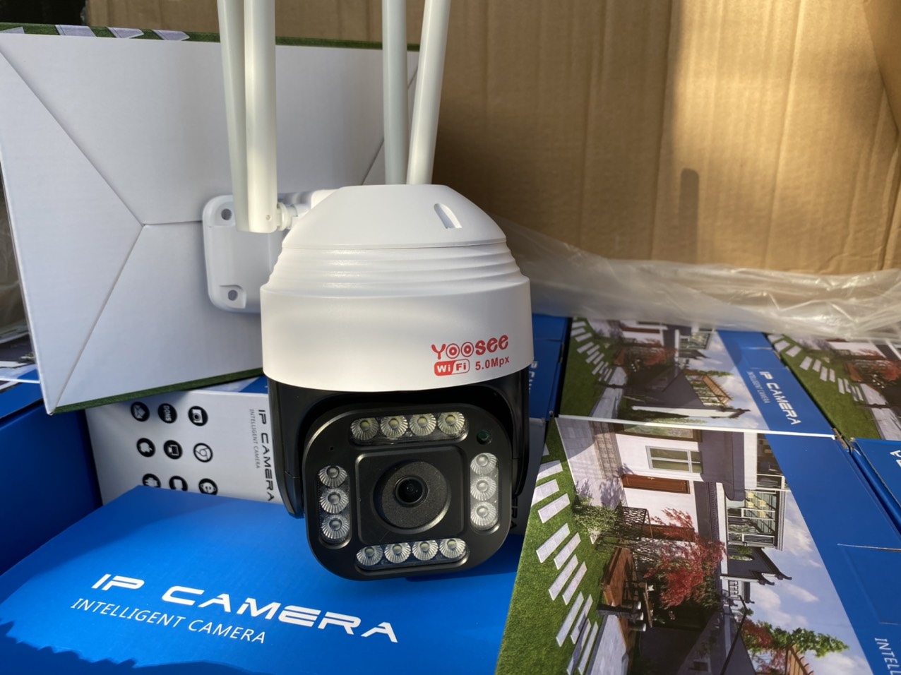 Camera Yoosee PTZ 14 Led 4 Râu-3.0Mpx- Xoay 360 độ-Ban đêm có màu- Chống nước -Hàng Nhập Khẩu