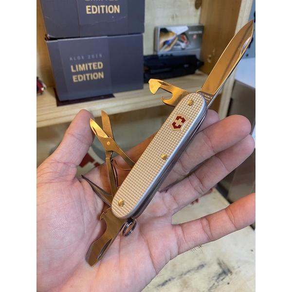 Dụng cụ đa năng Victorinox Pioneer X Alox màu - New Fullbox