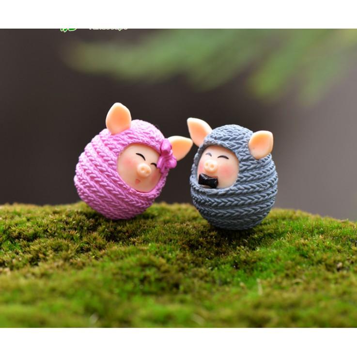 Mô hình đôi lợn mặc áo len cực cute để trang trí bonsai, tiểu cảnh