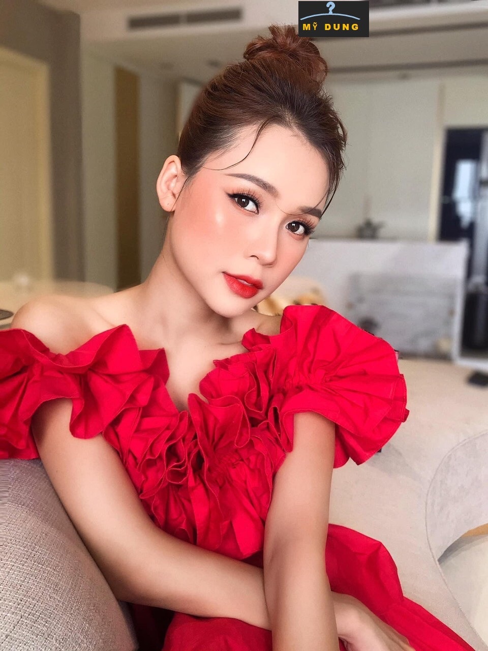 ĐẦM XOÈ TẦNG BỆT VAI-CÚP NGỰC I-GỢI CẢM,SANG TRỌNG