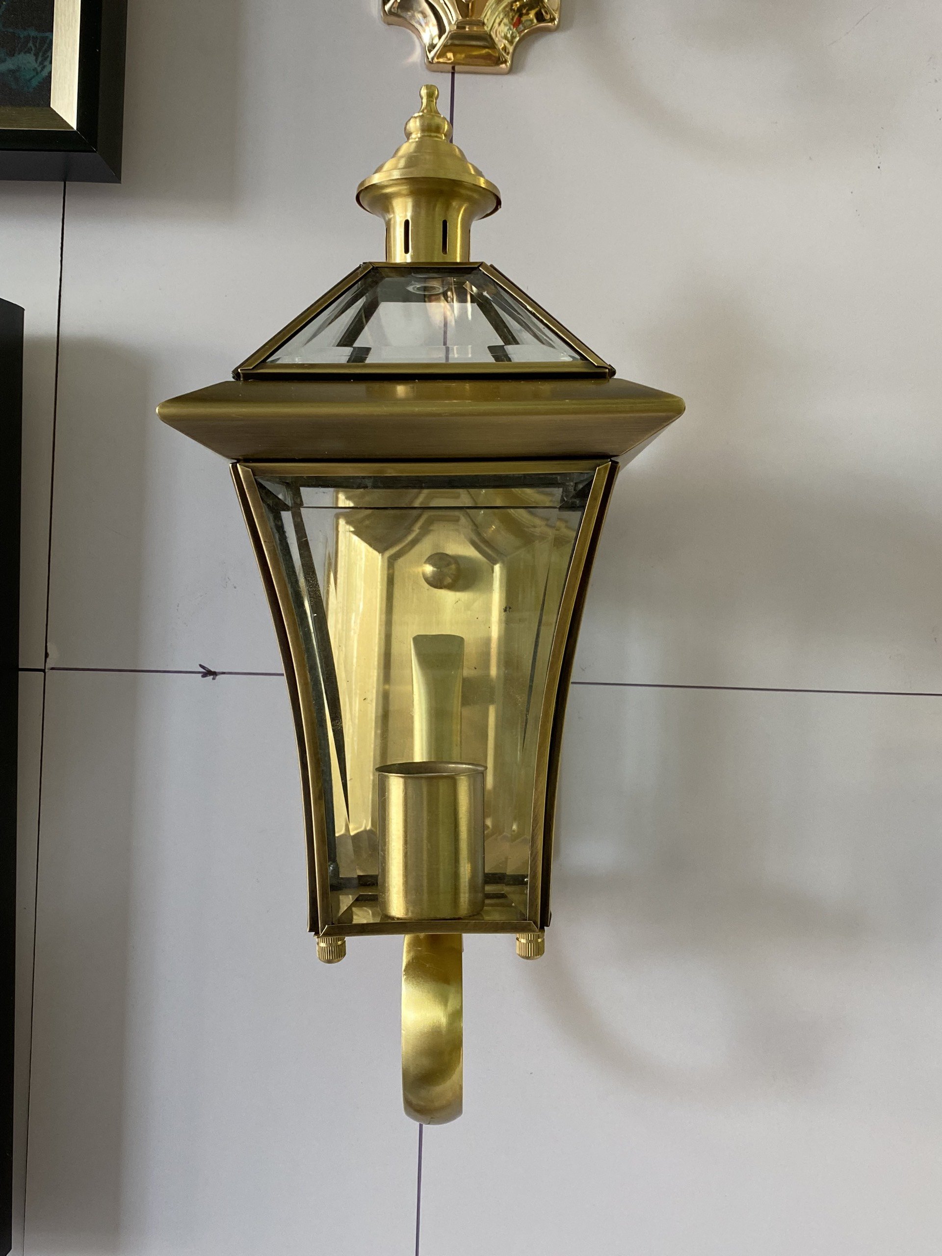 ĐÈN GẮN TƯỜNG CHÙA ĐỒNG