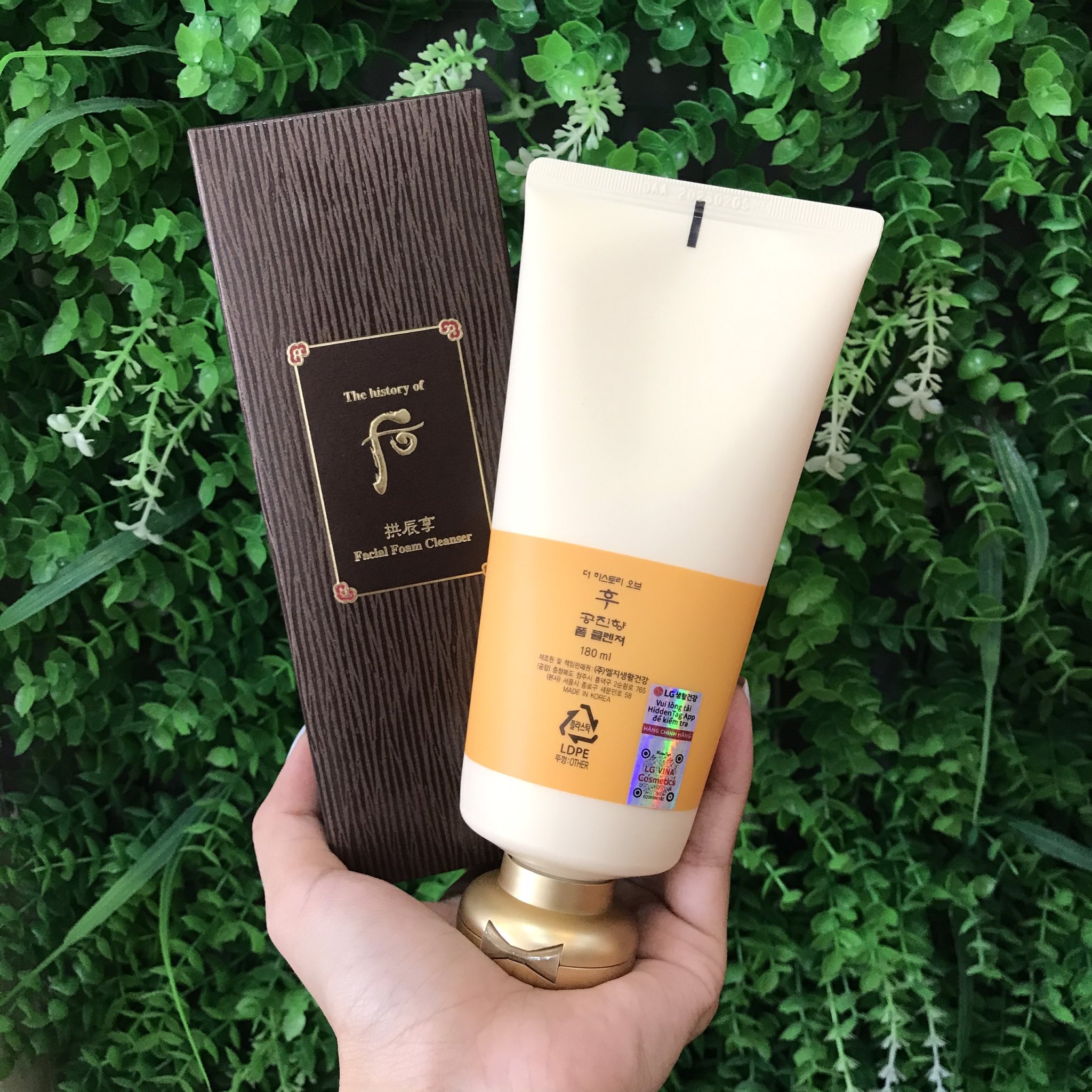 Sữa Rửa Mặt Dưỡng Ẩm WHOO GongJinHyang Facial Foam Cleanser 180ml