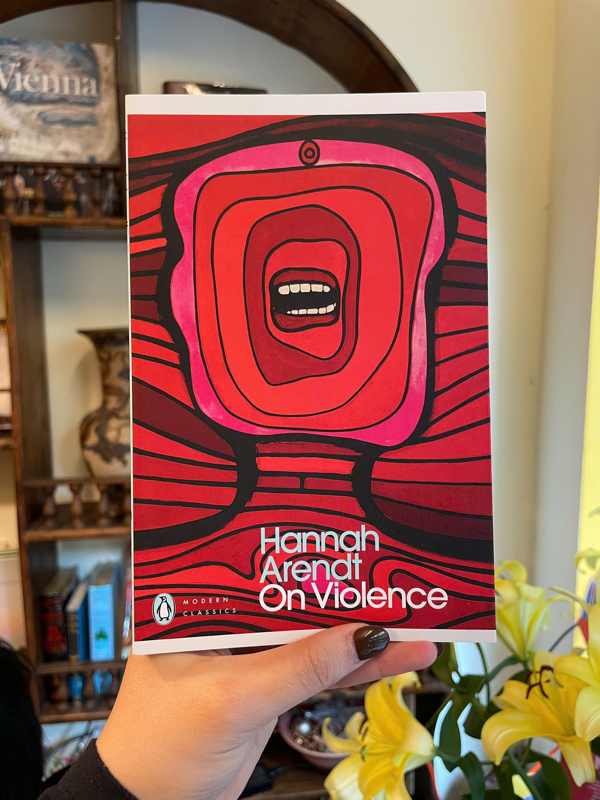 Sách - On Violence by Hannah Arendt | Philosophy / Nonfiction / Ngoại văn Triết học Nhập khẩu