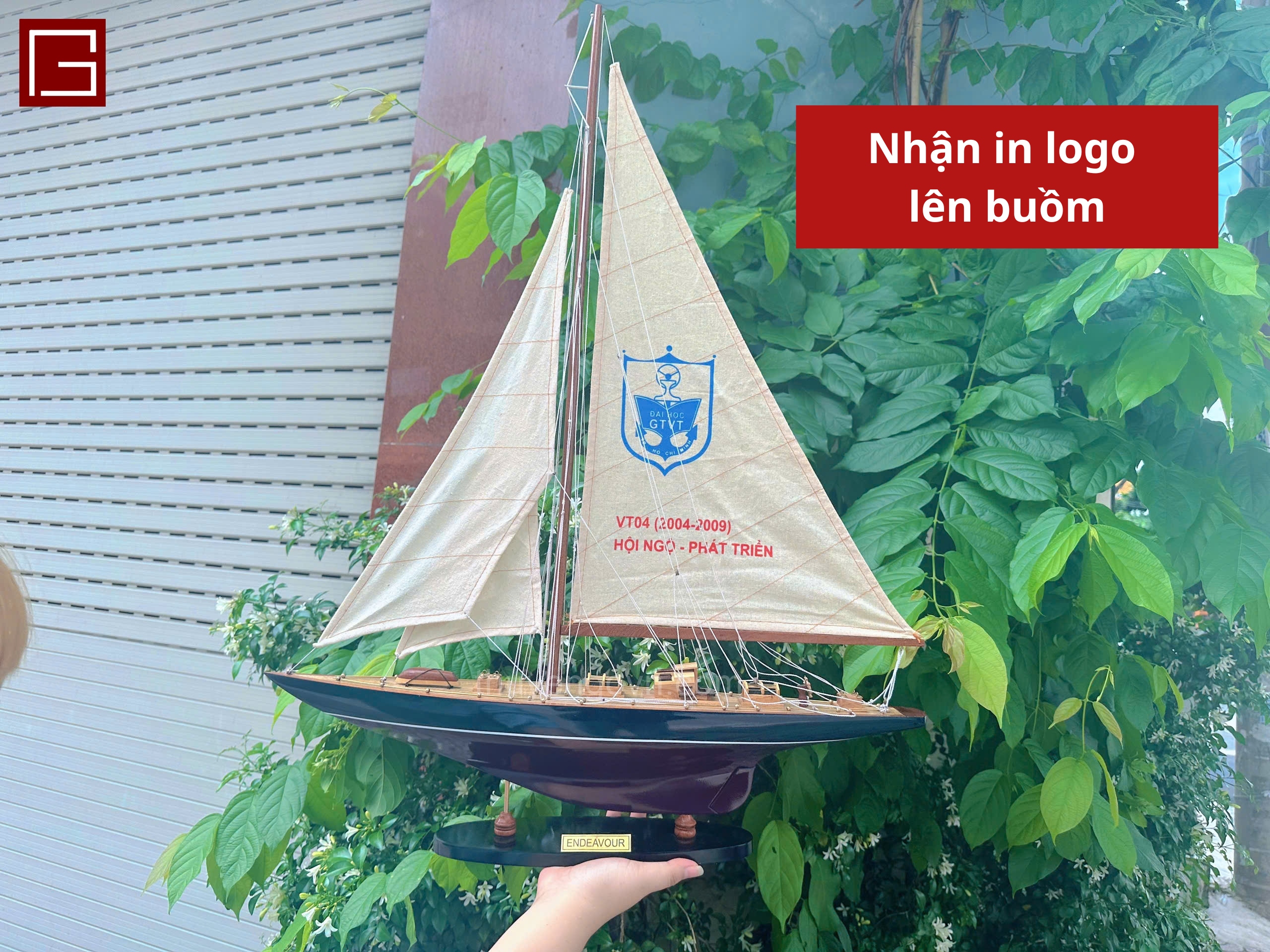 Mô hình thuyền gỗ phong thủy, thuyền buồm trang trí ENDEAVOUR PAINTED, thuyền gỗ trang trí hàng chính hãng