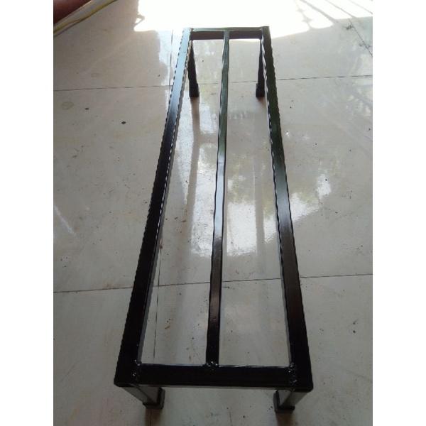 Kệ kê chậu hoa, cây cảnh Dài 80cm. Rộng 20cm. Cao 15cm. Hộp thép 2*2cm. 1 nan phụ