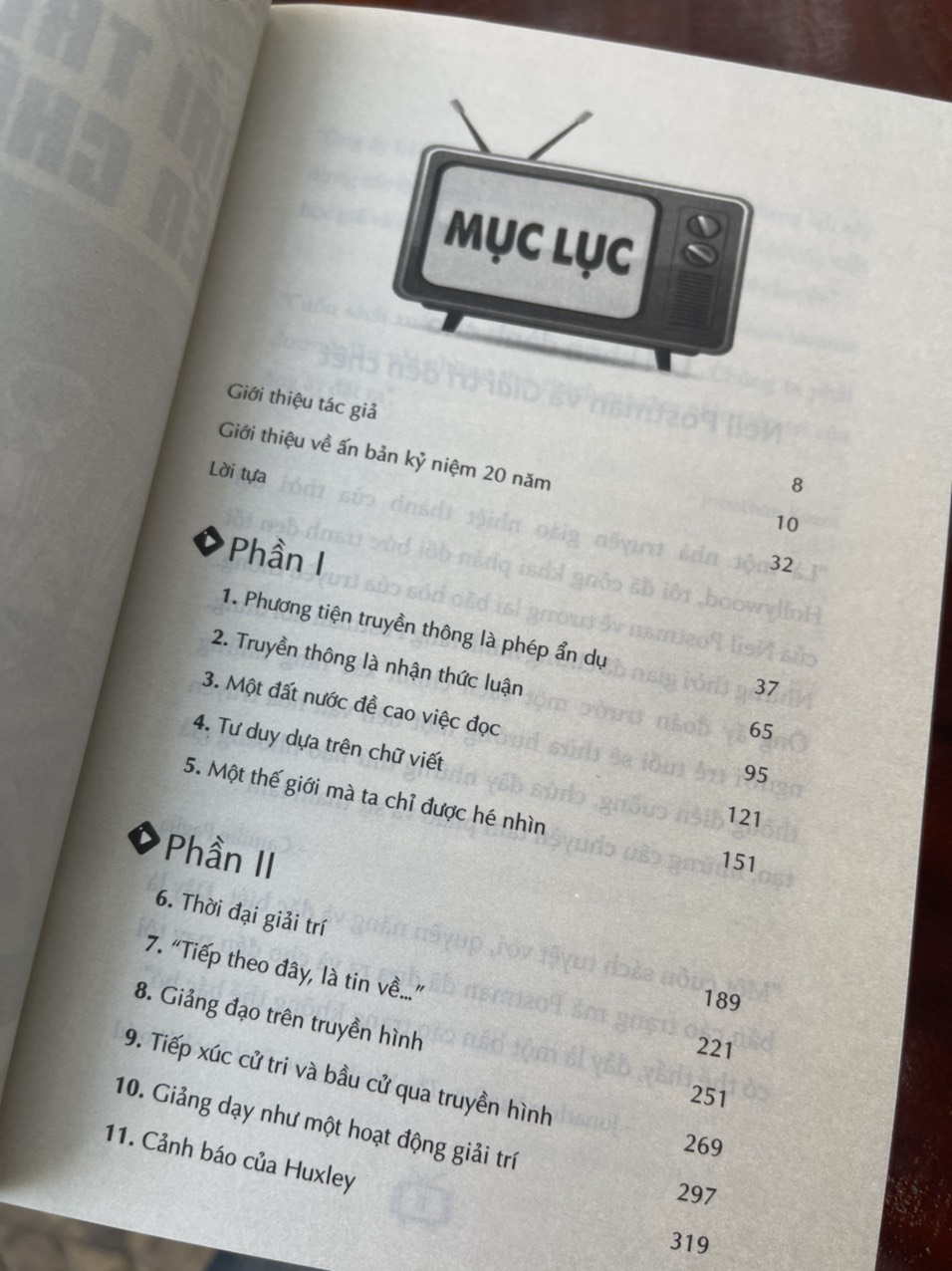 GIẢI TRÍ ĐẾN CHẾT- Tác phẩm kinh điển bán chạy nhất của bậc thầy Neil Postman  – Neil Postman – Nhung Nguyễn dịch – 1980 Books – NXB Thanh Niên