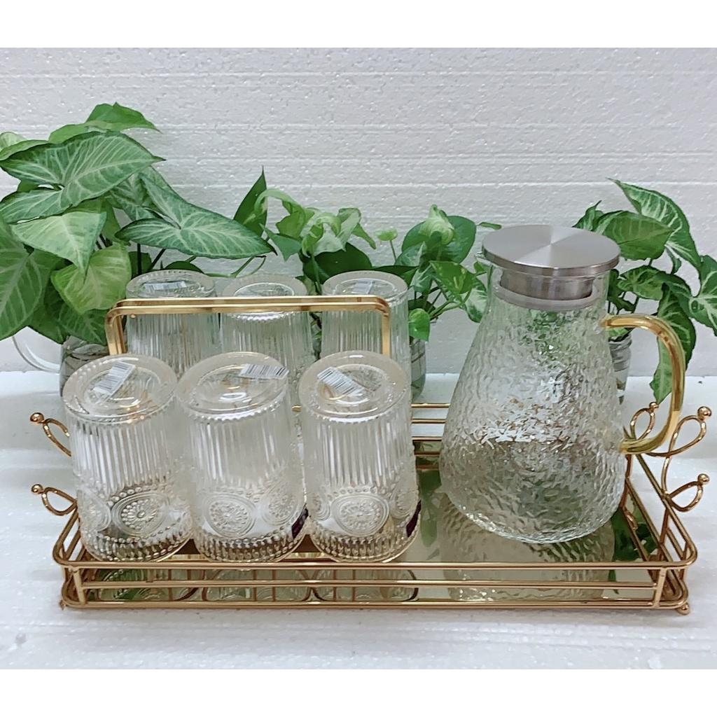 COMBO BỘ BÌNH CỐC THỦY TINH CHỊU NHIỆT LÊN TỚI 400 ĐỘ C KÈM KHAY VƯƠNG MIỆN VÀNG VÀ GIÁ ÚP CỐC