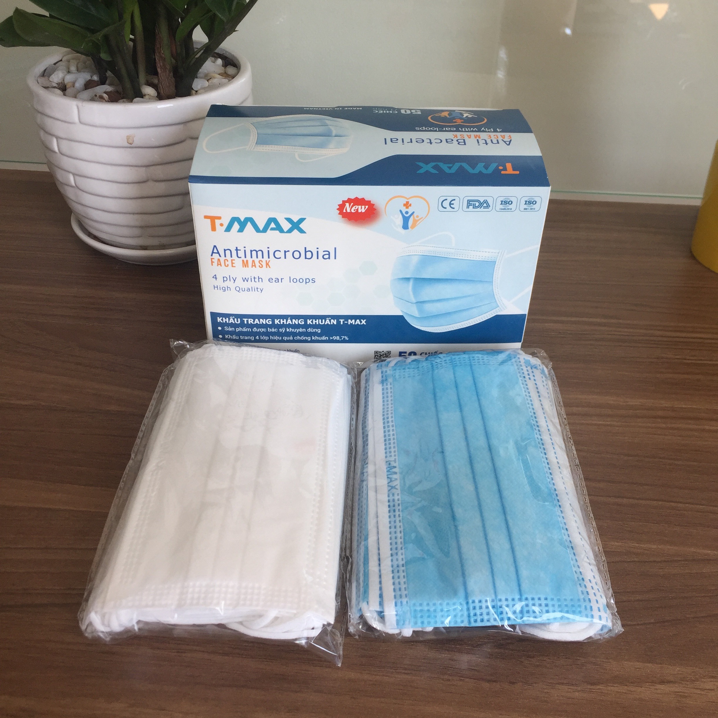 - Khẩu Trang Y Tế Cao Cấp Tmax - 4 Lớp Kháng Khuẩn / 99% Lọc Khuẩn, Bụi, Virus / Người Lớn Trắng – HÀNG CHÍNH HÃNG