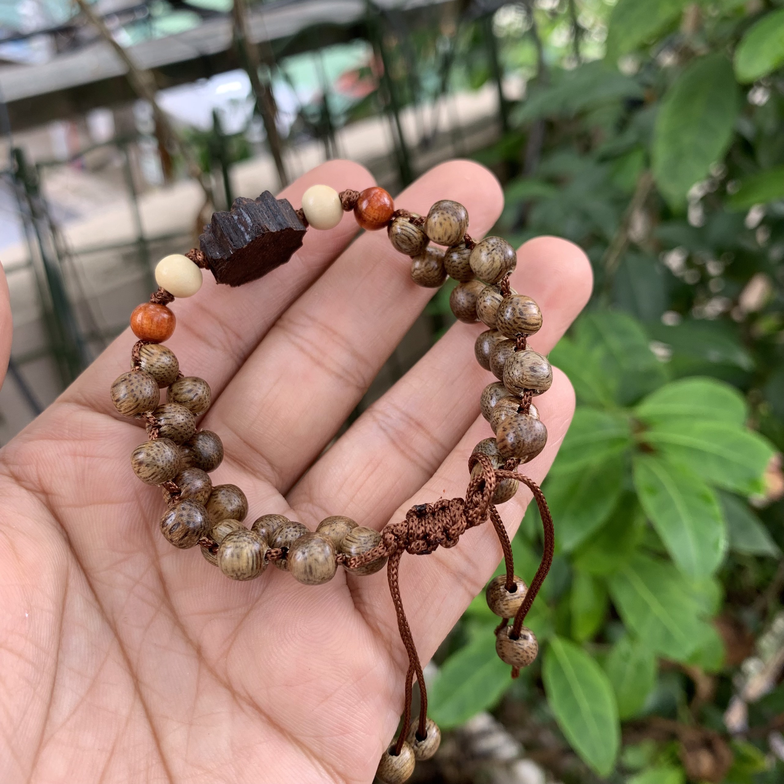 Vòng tay gỗ trầm hương mix Hoa sen (BH697) An Yên - Thịnh Vượng - Trầm Tốc Việt - Bracelet of HAHANCO