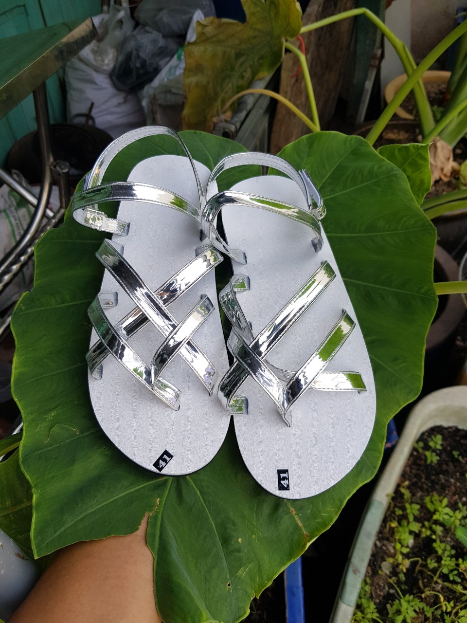 sandals nữ đế trắng quai bạc ( A 21 bạc ) size có từ 34 nữ đến 42 nữ có đủ màu đủ size nhắn tin chọn thêm