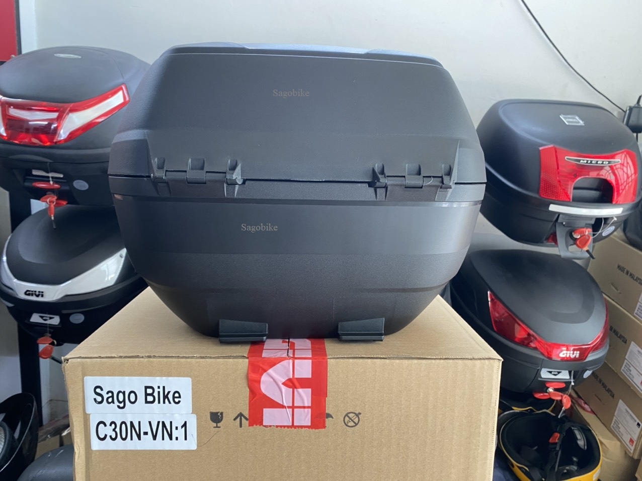 Thùng Givi C30N, kèm đế, ốc gắn, thùng gắn sau xe máy 30 lit