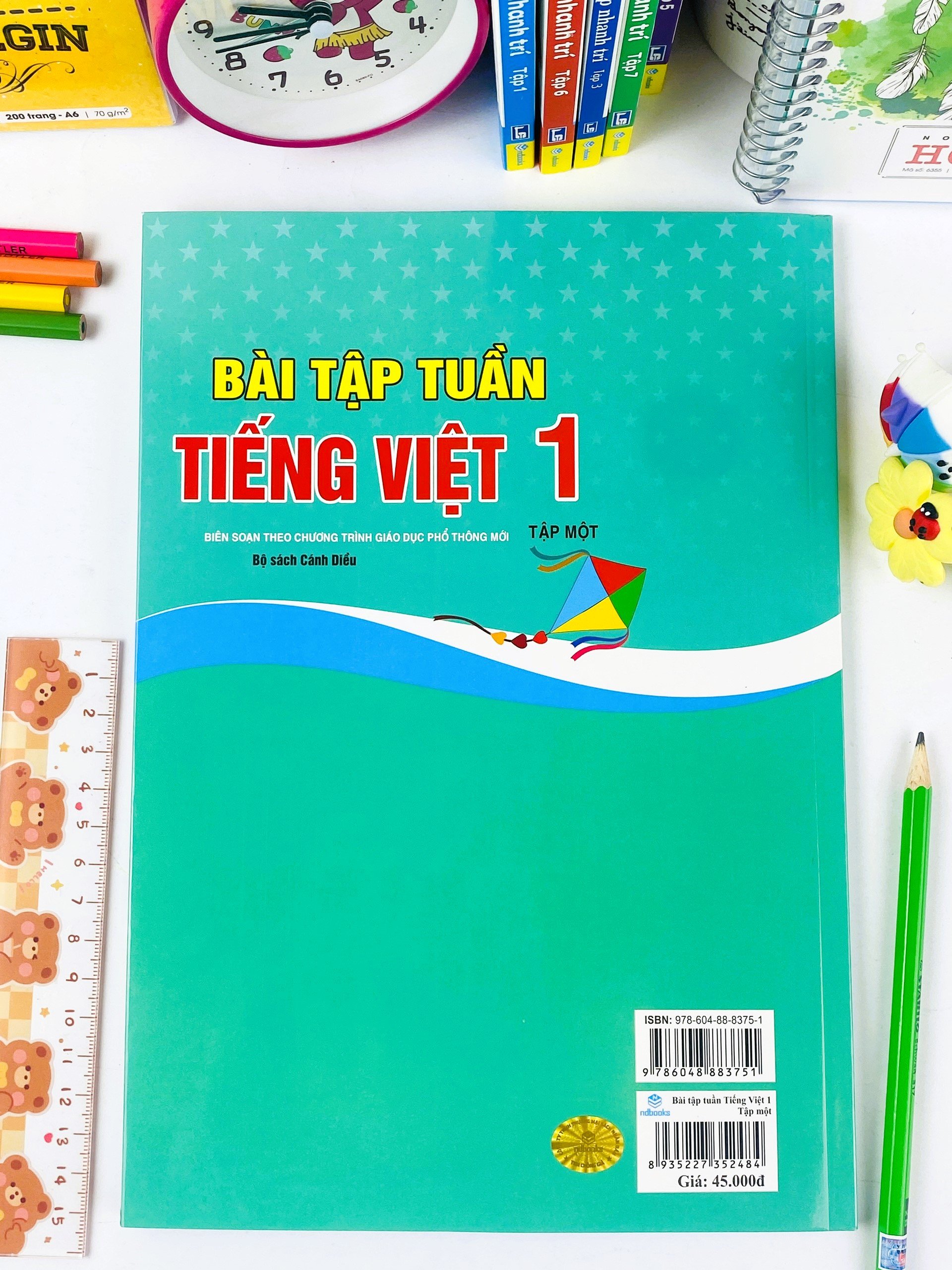 Sách - Bài Tập Tuần Tiếng Việt Lớp 1 - Biên Soạn Theo Chương Trình GDPT Mới - Cánh Diều - ndbooks