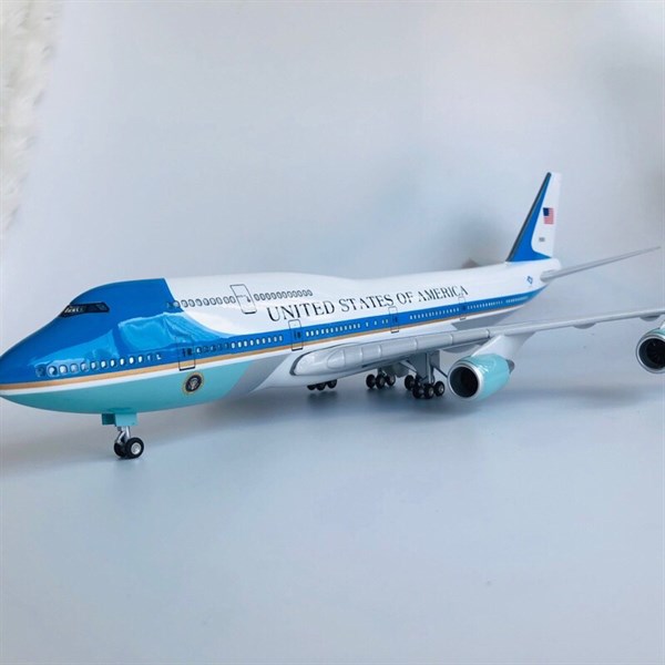 Mô hình máy bay Air Force One B747 United States of American 47 cm có đèn led bánh xe