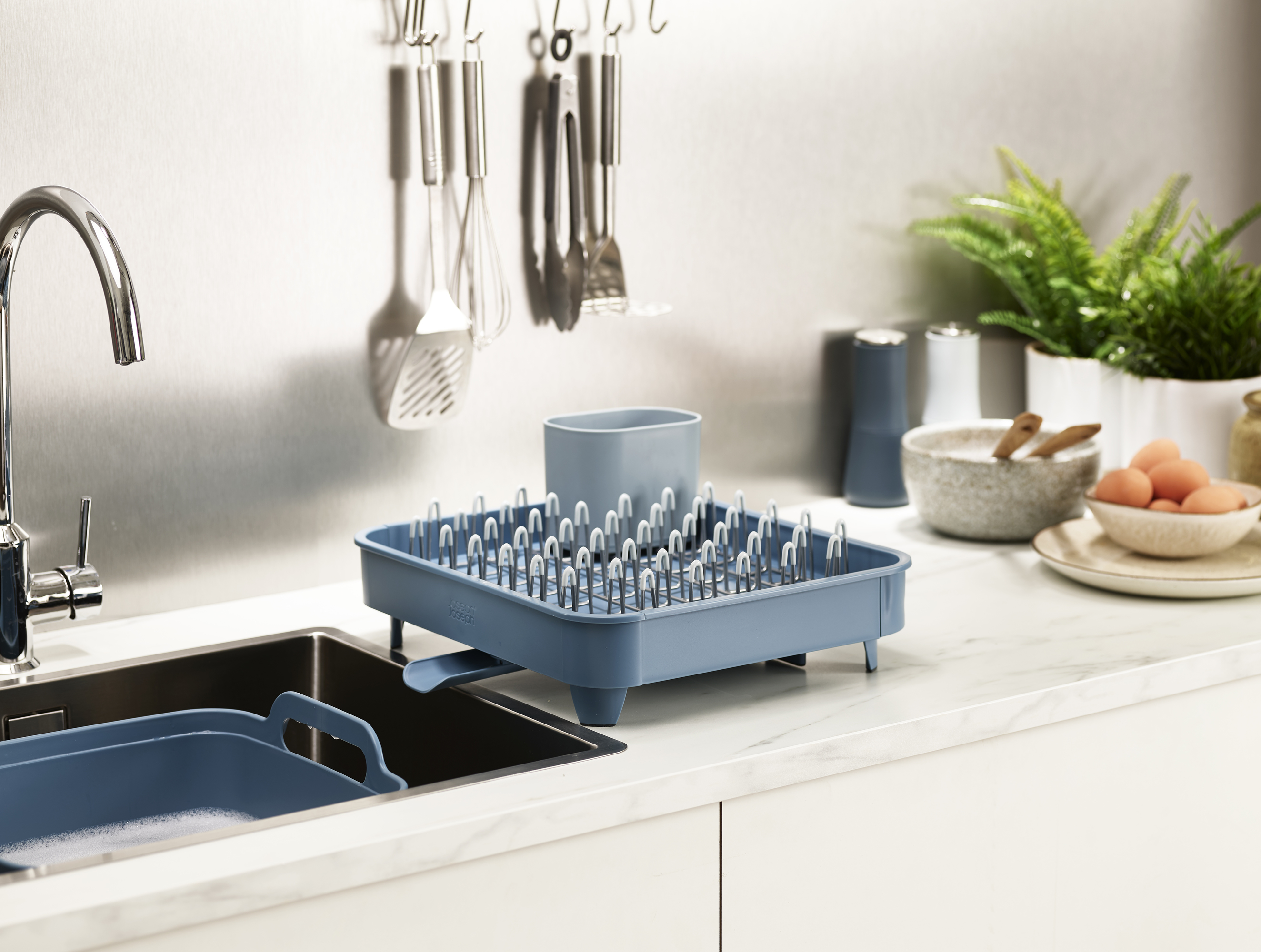 Kệ phơi tách chén Joseph Joseph 003123 - Extend Expandable Dish Drainer Editions Blue