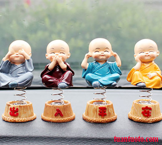 Bộ tượng tứ không đặt trên ô tô