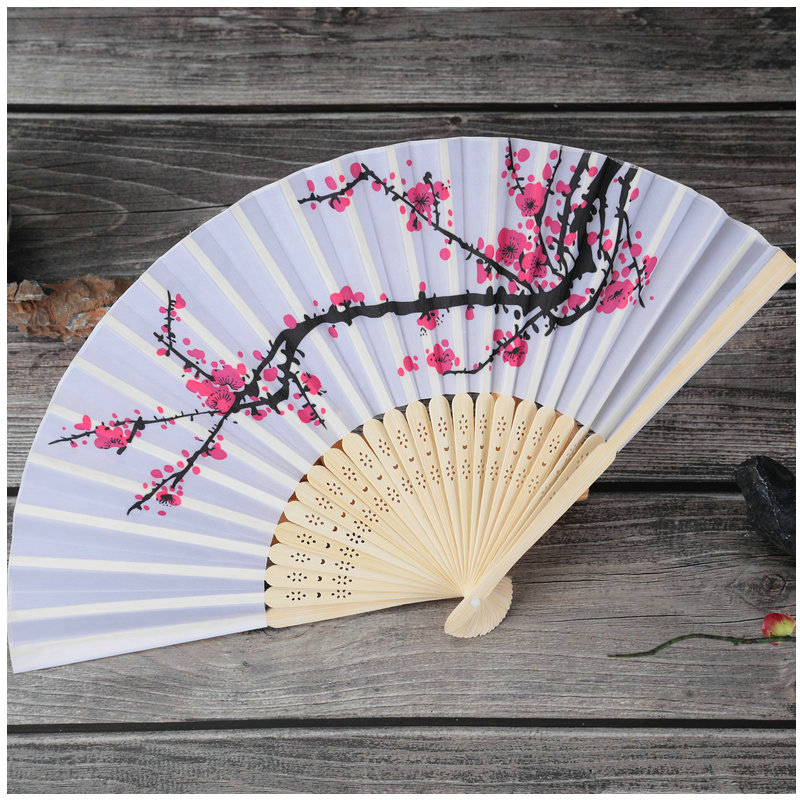 Quạt cầm tay cán tre hình hoa đào truyền thống 38x21cm- Quạt tay vải lụa cán tre- Quạt gấp họa tiết hoa mai phong cách Á Đông- Quạt trang trí thủ công vintage- Quạt tay cổ điển in hoa nghệ thuật