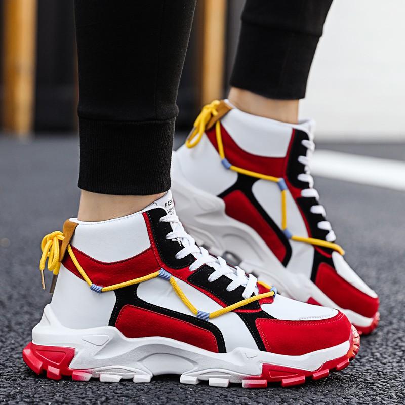 Giày sneaker thiết kế kiểu dáng độc đáo chuyên dụng để chơi thể thao