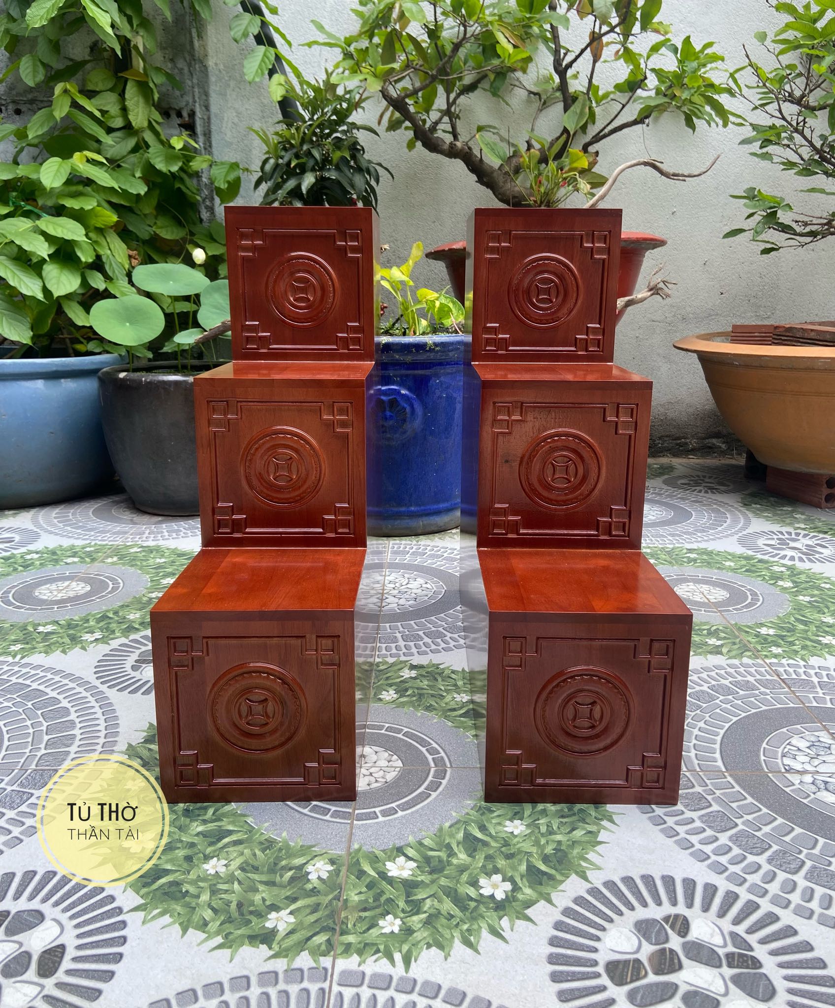 Bục tam cấp bàn thờ thần tài mẫu Đồng Xu