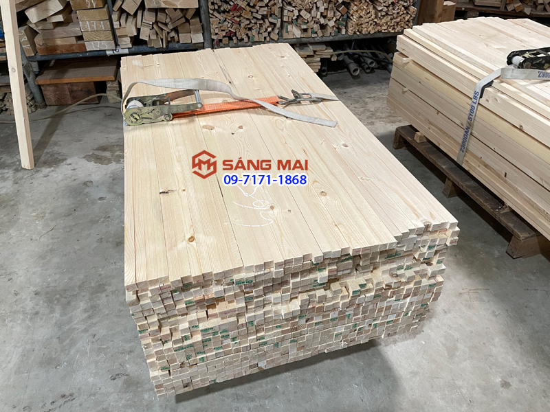 - Thanh gỗ thông vuông 2cm x 2cm x dài 120cm + láng mịn 4 mặt