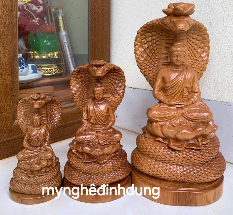 Tượng thần rắn bảo vệ đức Phật bằng gỗ ngọc Am thơm nức cao 40x19x18cm