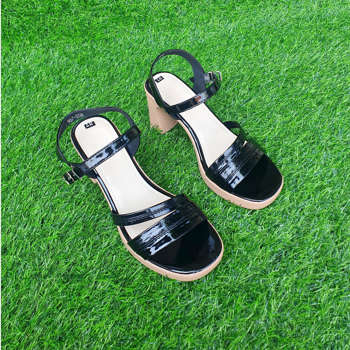 Giày Sandal nữ  cao gót 8cm Trường Hải  da bóng 2 màu đen,nâu đế PU nhẹ Xd145Đ