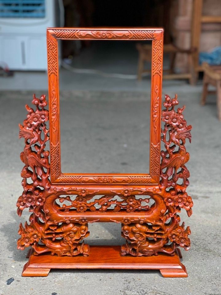 Khung ảnh Rồng hóa hoa mai gỗ hương hàng cực đẹp