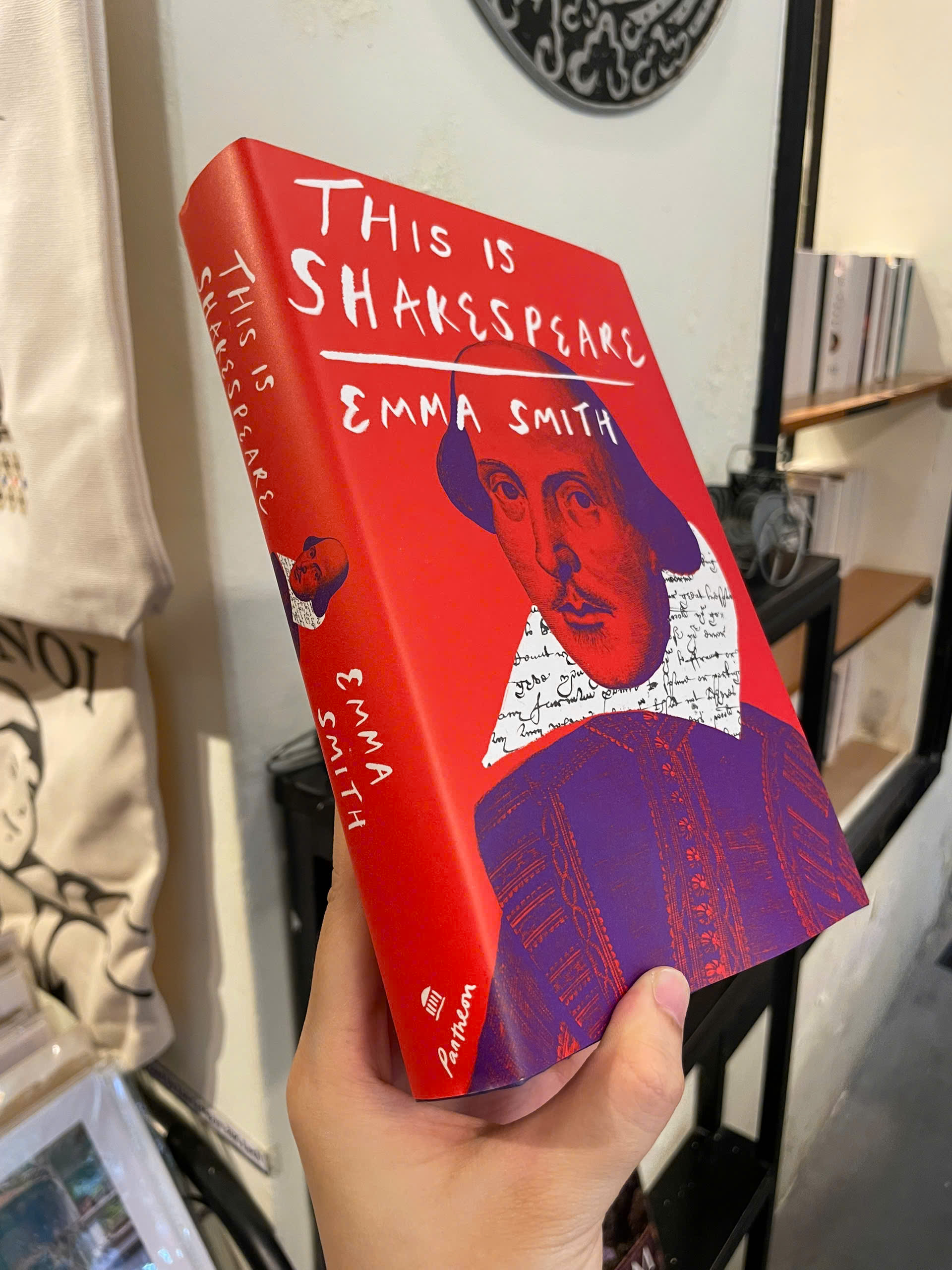 Sách - This is Shakespeare by Emma Smith - Nonfiction/Shakespeare book in English - Bìa Cứng