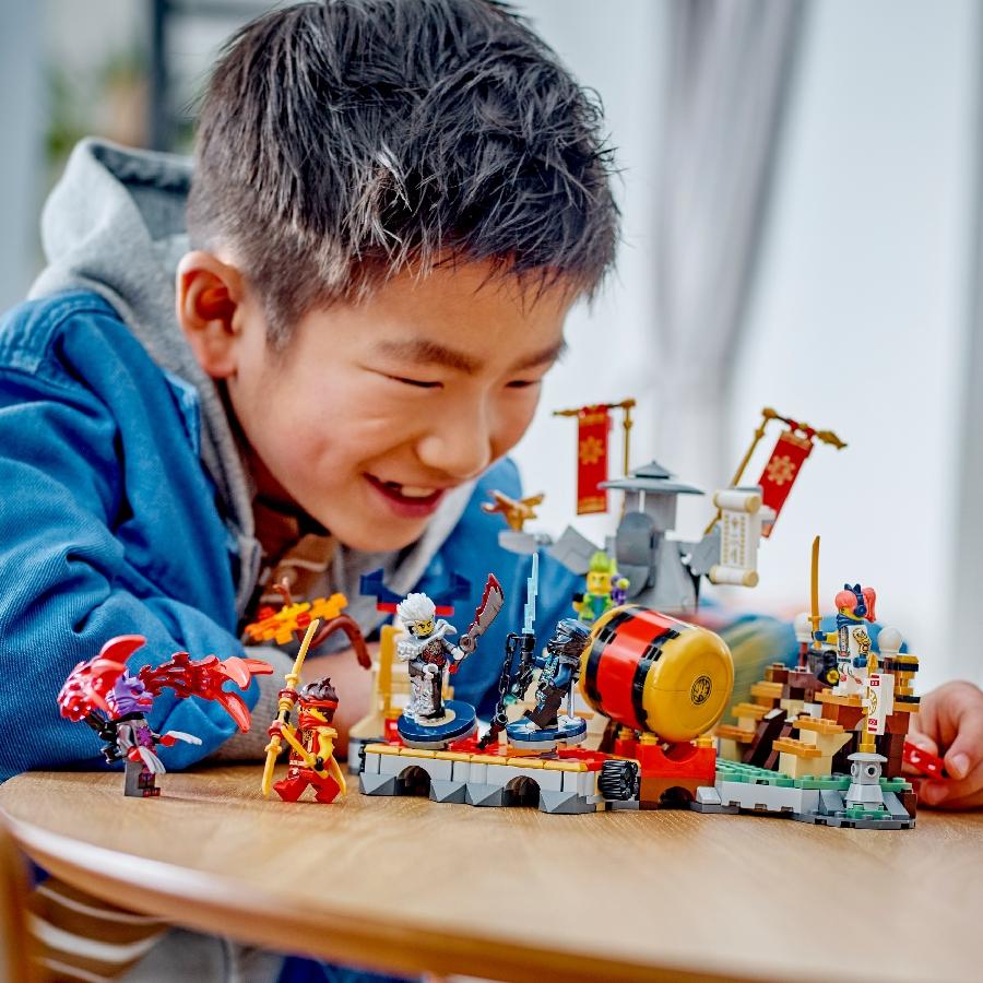 LEGO NINJAGO 71818 Đồ Chơi Lắp Ráp Đấu Trường Ninjago (659 chi tiết)